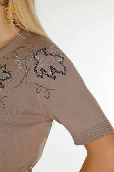 Женский вязаный свитер оптом с вышивкой листьев норки - 30654 | КАZEE - Thumbnail