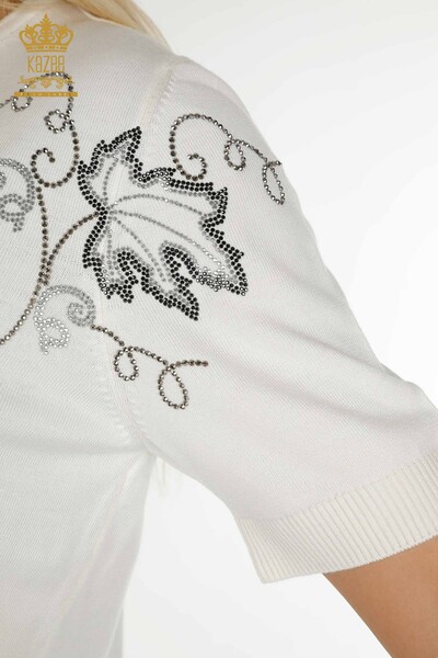 Женский вязаный свитер оптом с вышивкой листьев экрю - 30654 | КАZEE - Thumbnail