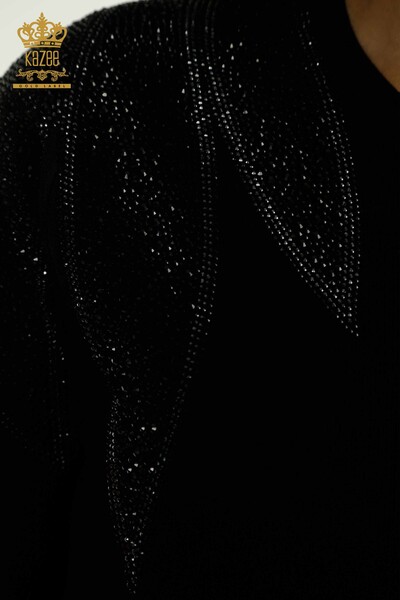 Оптовая продажа женского трикотажного свитера с вышивкой камнями на плечах черного цвета - 30792 | КАZEE - Thumbnail