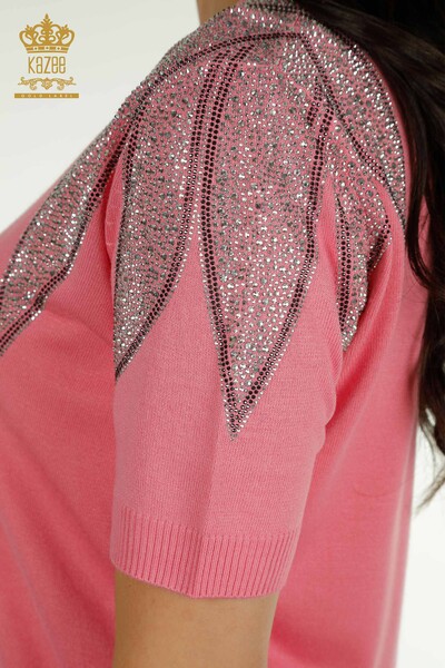 Женский вязаный свитер оптом с вышивкой камнями на плечах розовый - 30792 | КАZEE - Thumbnail