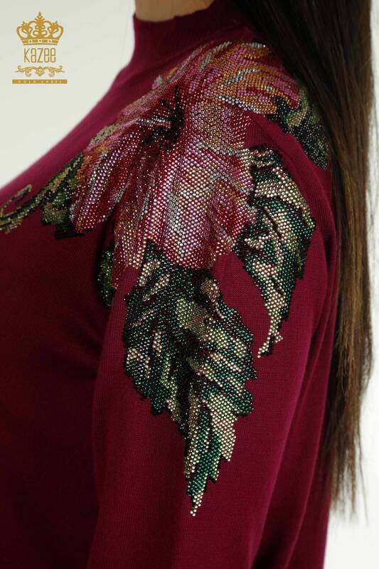 Оптовая продажа женского трикотажа Свитер с цветочным узором на плечах Сиреневый - 30542 | КАZEE