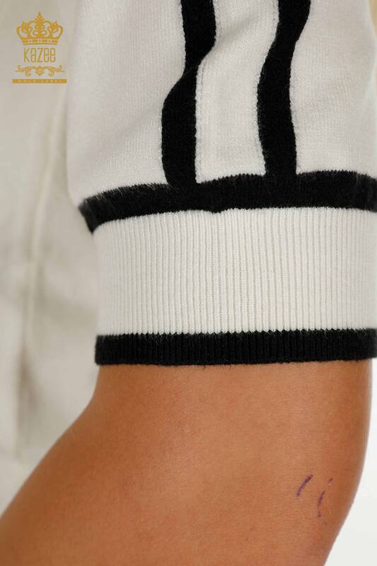 Оптовые женские трикотажные свитера в полоску, двухцветные, экрю-черные - 30678 | КАZEE