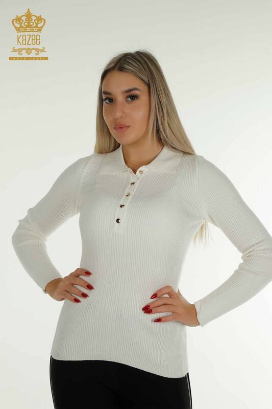 Оптовые продажи женского трикотажного свитера с пуговицами цвета экрю - 30364 | КАZEE