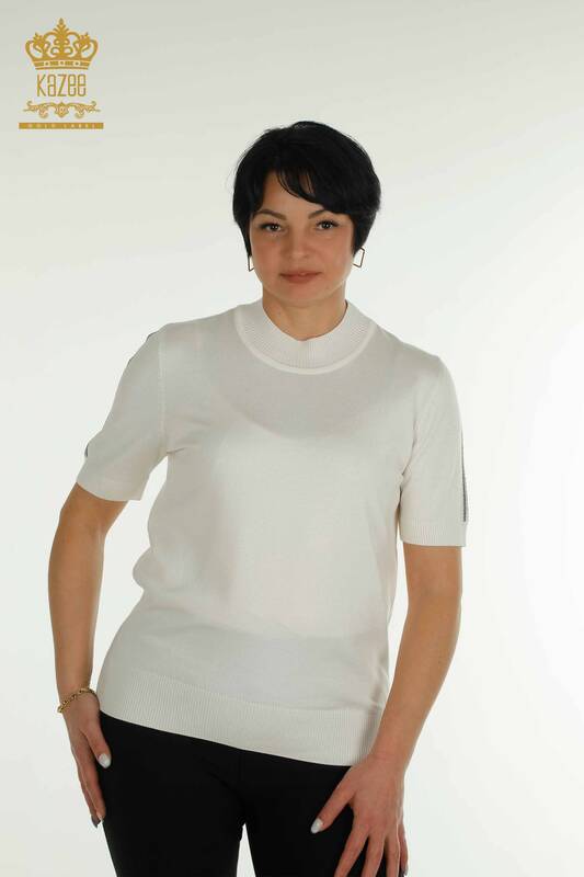 Оптовая продажа женского трикотажа с рукавами свитера с каменной вышивкой цвета экрю - 30552 | КАZEE