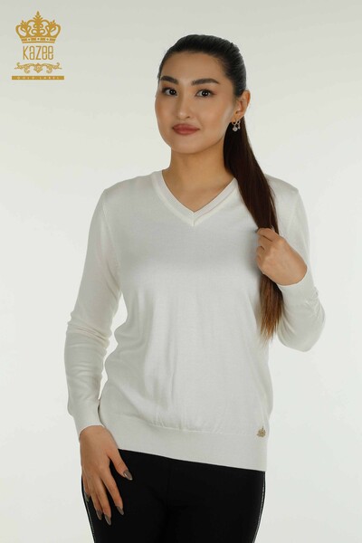 Женский вязаный свитер с длинным рукавом цвета экрю оптом - 11071 | КАZEE - Thumbnail
