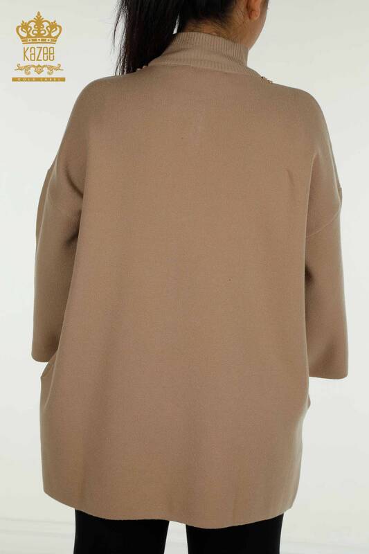 Женский вязаный свитер оптом с цепочкой бежевого цвета - 30270 | КАZEE