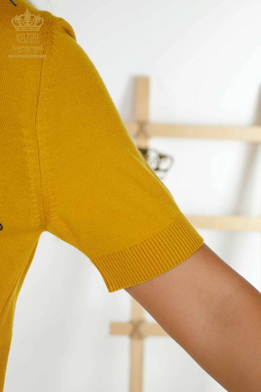 Женский вязаный свитер оптом с разноцветной вышивкой шафраном - 30327 | КАZEE