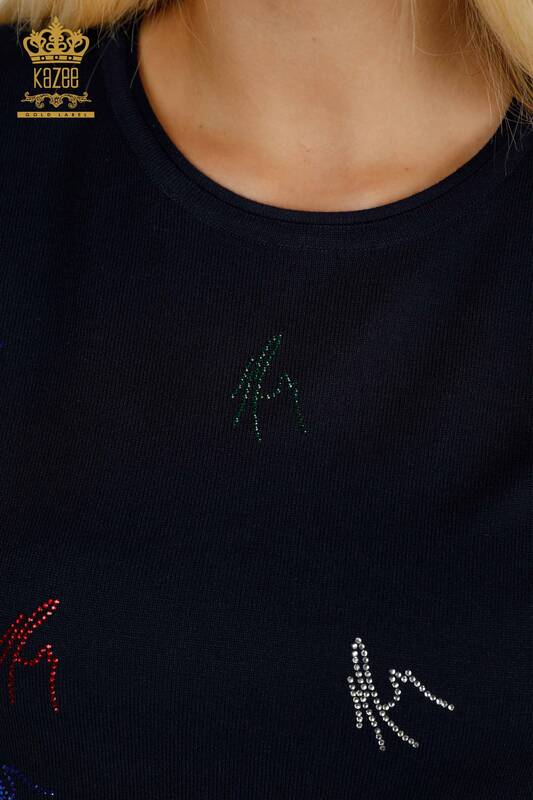Женский вязаный свитер оптом, цветной, с вышивкой камнями, темно-синий - 30327 | КАZEE