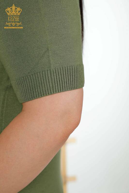 Женский трикотажный свитер оптом с цветочным узором цвета хаки - 30493 | КАZEE