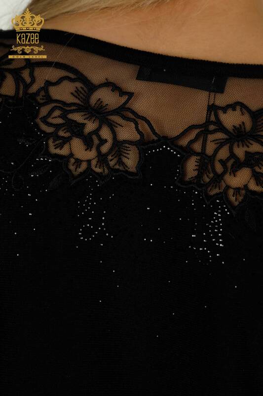 Женский вязаный свитер оптом с цветочной вышивкой черный - 30228 | КАZEE