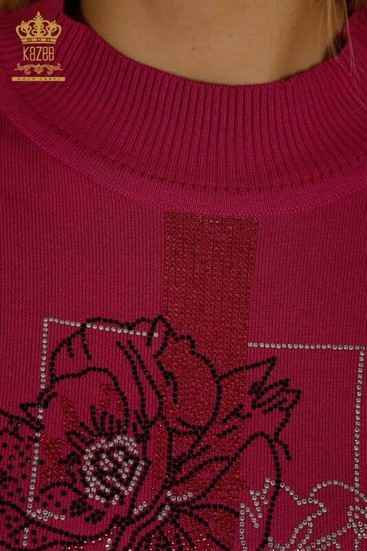 Женский трикотажный свитер оптом с цветочной вышивкой цвета фуксии - 30614 | КАZEE
