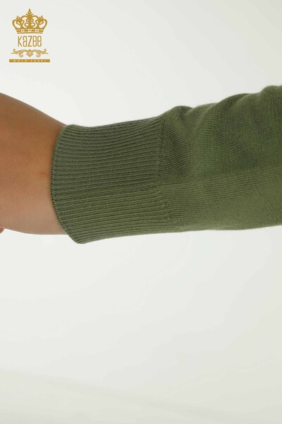 Женский вязаный свитер оптом с цветочной вышивкой цвета хаки - 30612 | КАZEE - Thumbnail