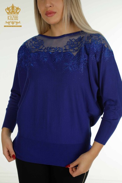 Женский вязаный свитер оптом Сакс с цветочной вышивкой - 30228 | КАZEE - Thumbnail