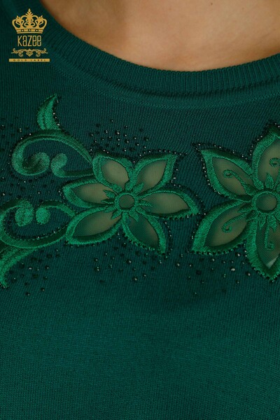 Зеленый женский трикотажный свитер с цветочной вышивкой оптом - 30527 | КАZEE - Thumbnail (2)