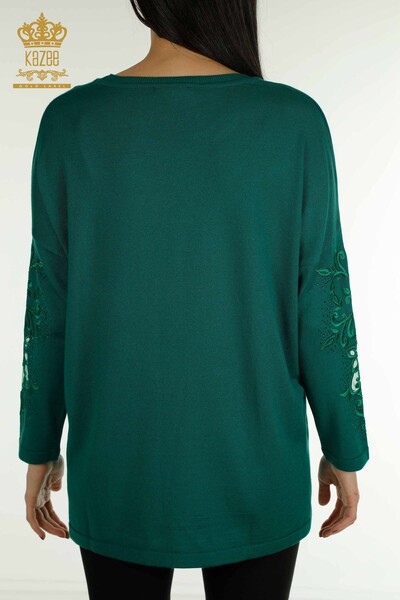Зеленый женский трикотажный свитер с цветочной вышивкой оптом - 30527 | КАZEE - Thumbnail