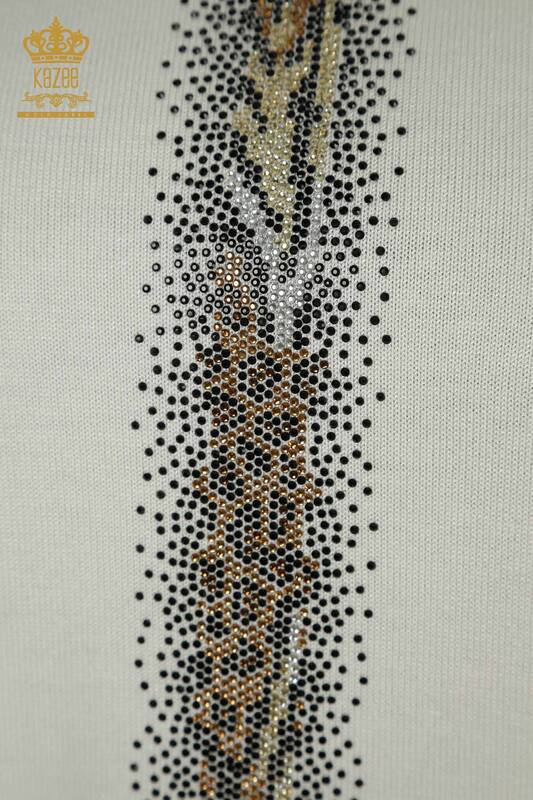 Женский вязаный свитер в полоску с вышивкой камнями, экрю оптом - 30621 | КАZEE