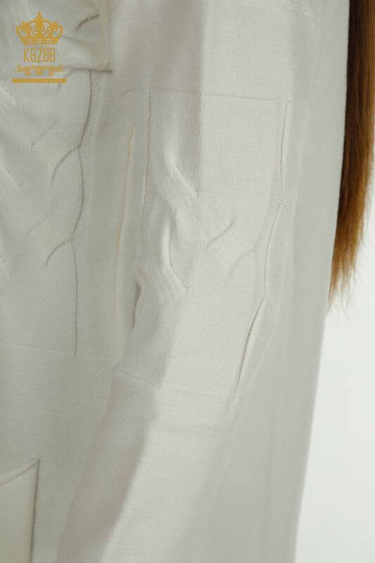 Женский вязаный свитер водолазка цвета экрю оптом - 30231 | КАZEE