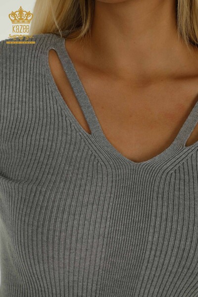 Женский вязаный свитер оптом с воротником серого цвета - 30392 | КАZEE - Thumbnail
