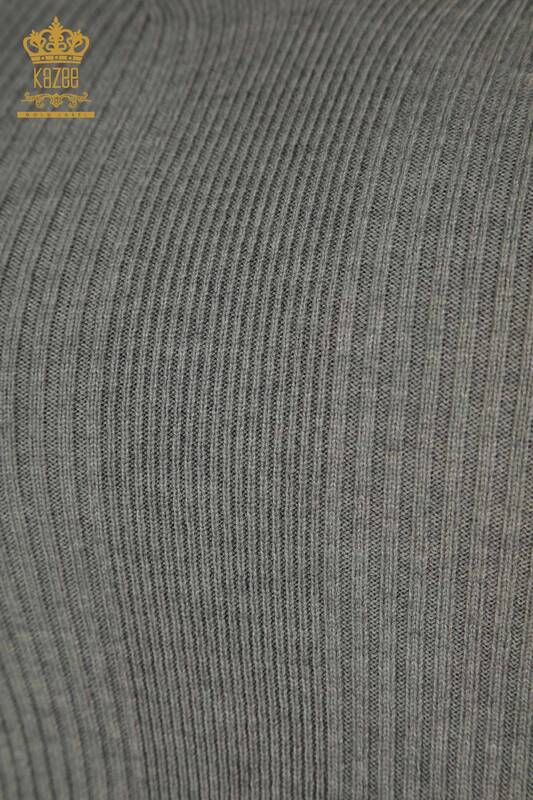 Женский вязаный свитер оптом с воротником серого цвета - 30392 | КАZEE