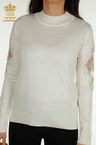 KAZEE - Женский вязаный свитер с вышивкой цвета экрю оптом - 30892 | КАZEE (1)