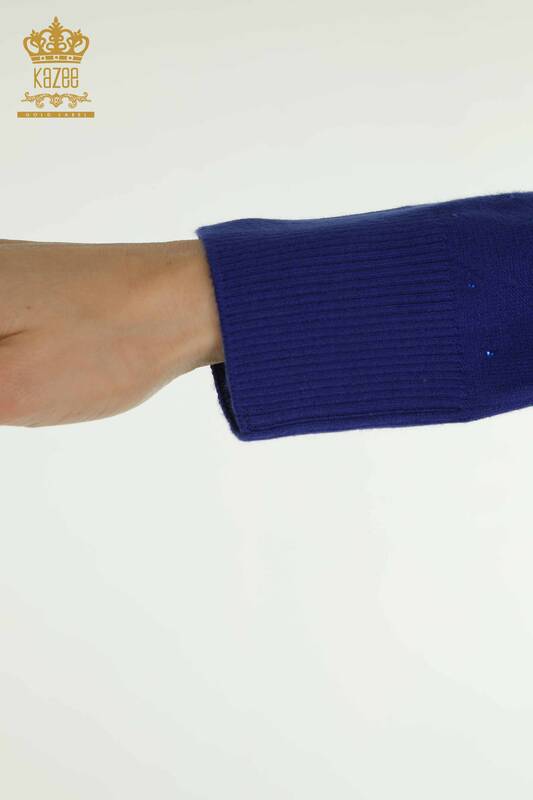 Женский вязаный свитер оптом с вышивкой Сакс - 30892 | КАZEE