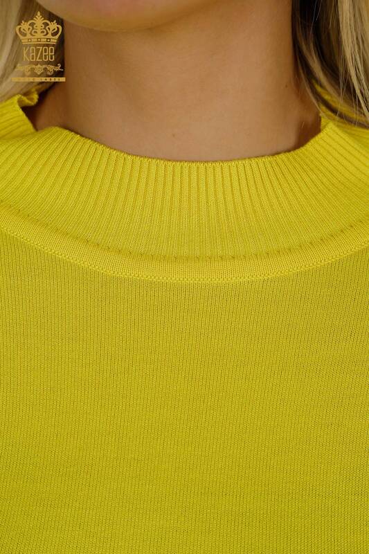 Женский вязаный свитер с высоким воротником оптом, базовый желтый - 30613 | КАZEE