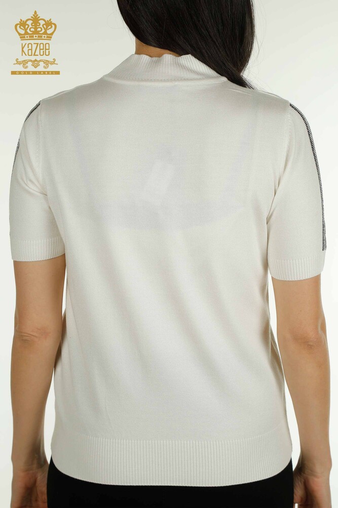 Женский вязаный свитер с высоким воротником цвета экрю оптом - 30642 | КАZEE - 8