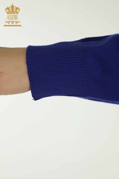 Женский трикотаж оптом Свитер с цветочным узором на плечах Сакс - 30542 | КАZEE - Thumbnail
