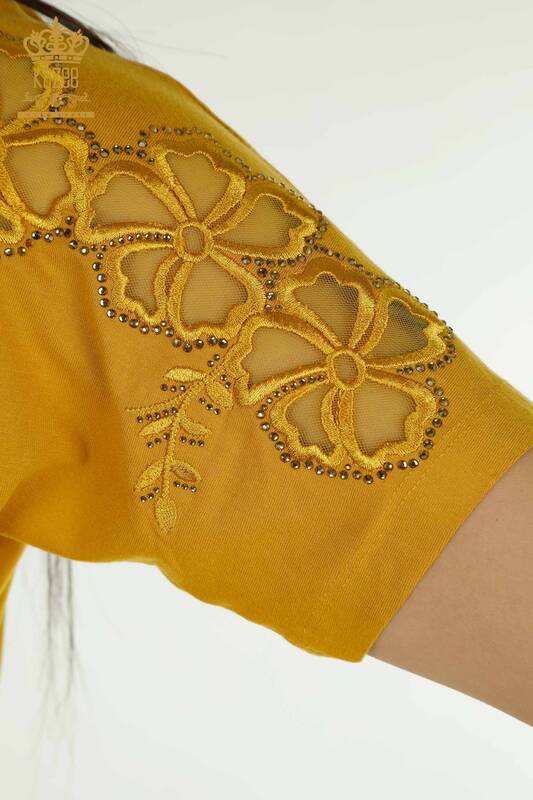 Женская блузка с цветочным узором шафрана оптом - 79049 | КАZЕЕ