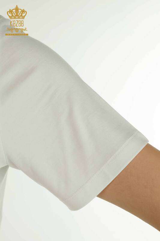 Женская блузка с буквами цвета экрю оптом - 79548 | КАZEE