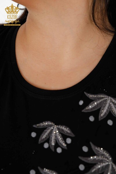 оптом Женская блузка в горошек с цветочным узором и вышивкой камнем - 79009 | КАZEЕ - Thumbnail