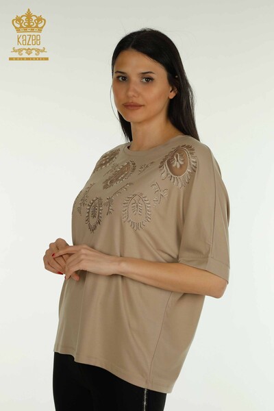 Женская блузка с вышивкой камнями оптом, бежевая - 79556 | КАZEE - Thumbnail