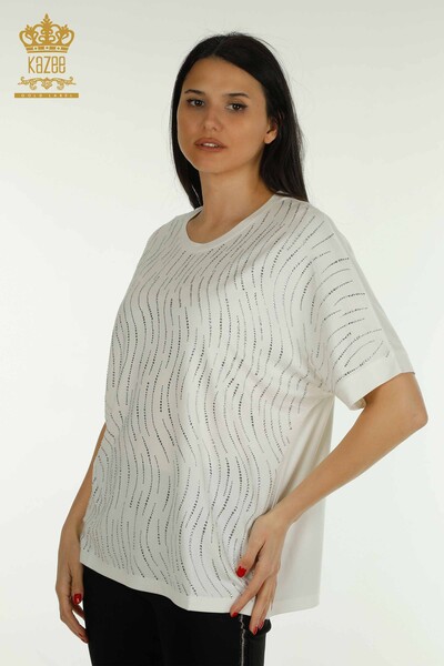 Kazee - Оптовая женская блузка с вышивкой камнями экрю - 79651 | КАZEE