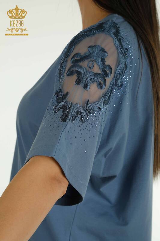 Оптовая женская блузка из тюля на плечах с деталями цвета индиго - 79553 | КАZEE