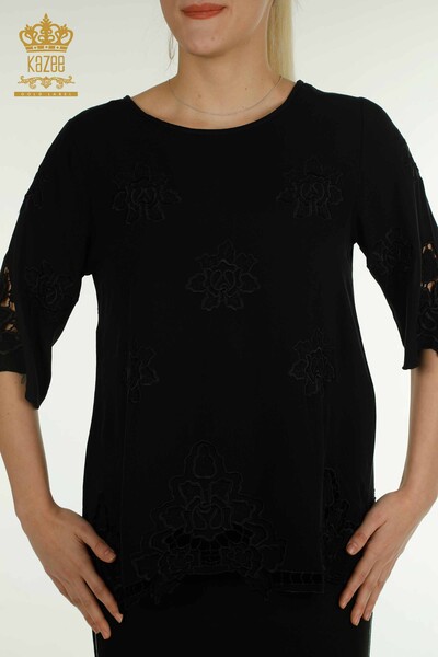 KAZEE - Женская блузка с цветочной вышивкой оптом, черная - 79127 | КАZEE (1)