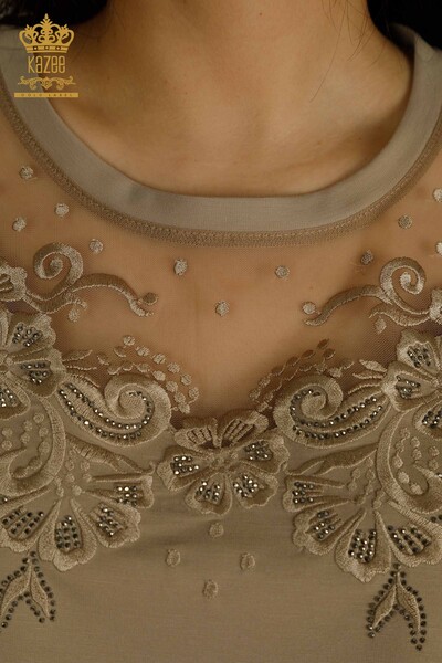 Женская блузка с деталями из тюля оптом бежевого цвета - 79500 | КАZEE - Thumbnail (2)