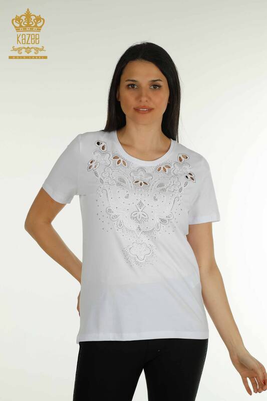 Женская блузка оптом с каменной вышивкой белого цвета - 79468 | КАZEE