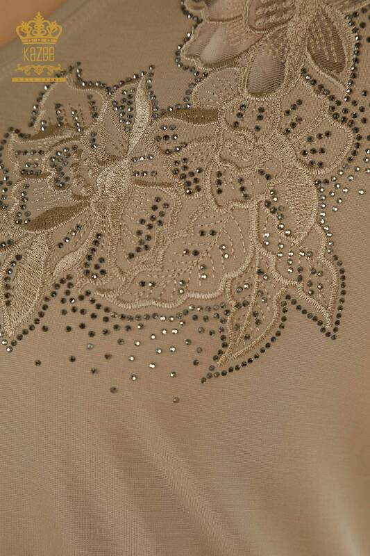 Женская блузка с вышивкой оптом бежевого цвета - 79883 | КАZEE