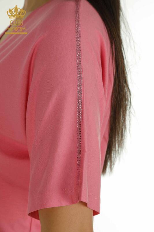 Женская блузка с вышивкой розового цвета оптом - 77487 | КАZEE