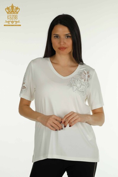 Женская блузка с вышивкой цвета экрю оптом - 79883 | КАZEE - Thumbnail
