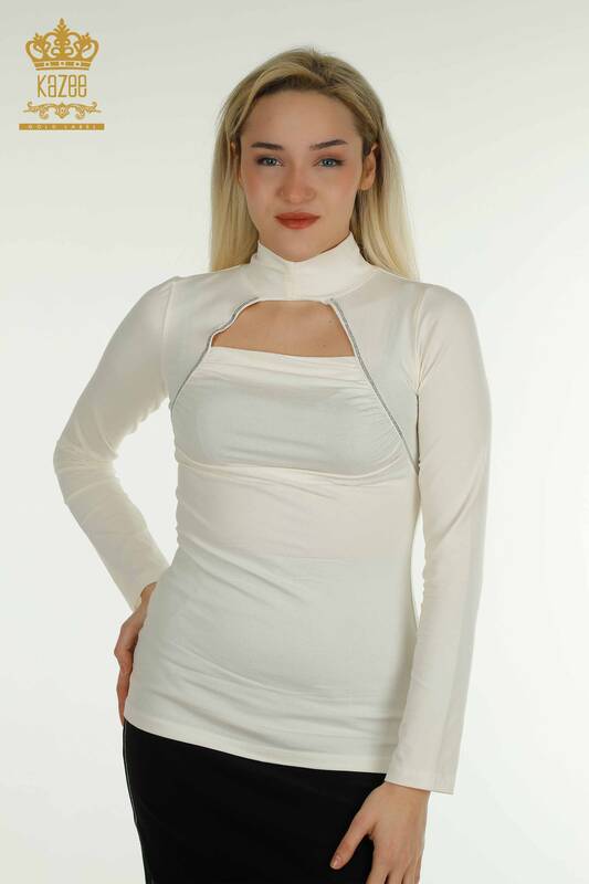 Женская блузка с высоким воротником цвета экрю оптом - 79313 | КАZEE
