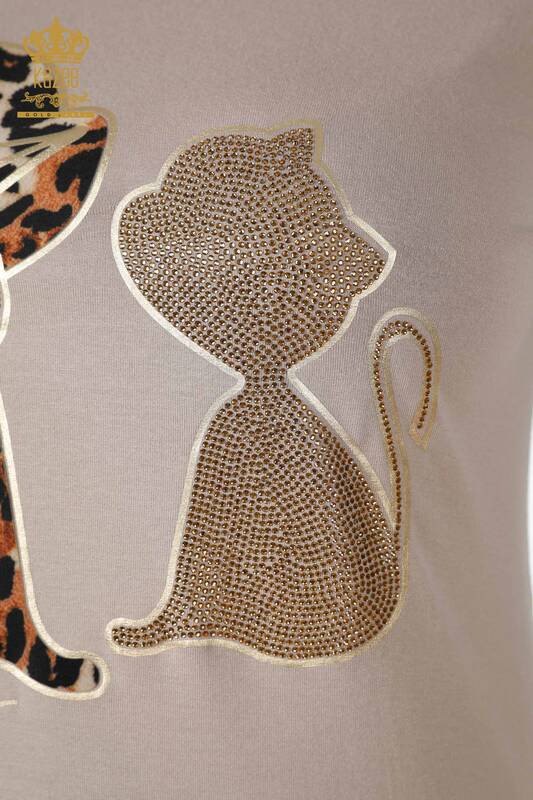 Женская блузка оптом с фигурками животных и надписями, детализированными камнями - 79013 | КАZЕЕ