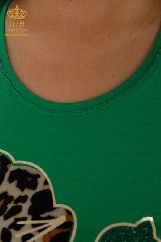 Женская блузка оптом с фигурками животных и надписями, детализированными камнями - 79013 | КАZЕЕ