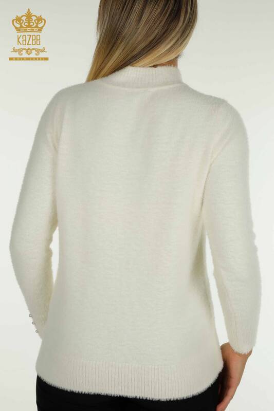 Оптовая продажа женского трикотажного свитера из ангоры на пуговицах цвета экрю - 30667 | КАZEE