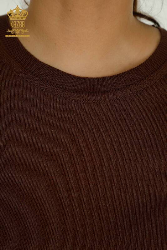 Женский вязаный свитер оптом с базовым логотипом коричневого цвета - 11052 | КАZEE