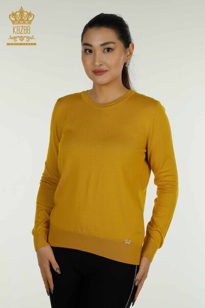 Женский вязаный свитер оптом с базовым логотипом Шафран - 11052 | КАZEE - Thumbnail
