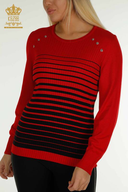 Женский вязаный свитер оптом с деталями на плечах красно-черный - 30079 | КAZEE