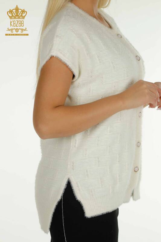 Женский жилет без рукавов с отделкой бисером, экрю оптом - 30739 | КAZEE