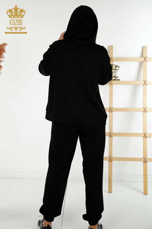 Женский спортивный костюм черного цвета с вышивкой камнями оптом - 17575 | КАZEE