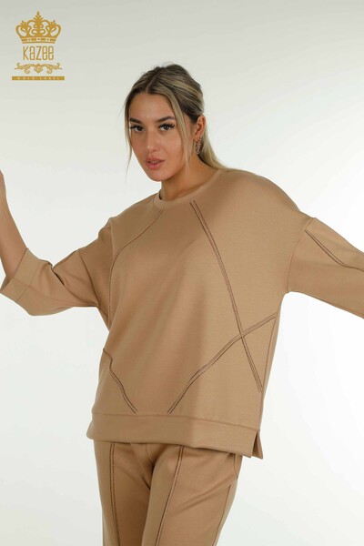 Kazee - Оптовая продажа женского спортивного костюма с каменной вышивкой верблюжьего цвета - 17657 | КАZEE (1)